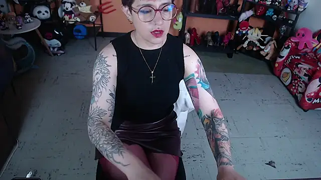 Snapshot of MissMiia2 chatting on 25, 6, 2026 MissMiia2 online show from 25, 6, 2026