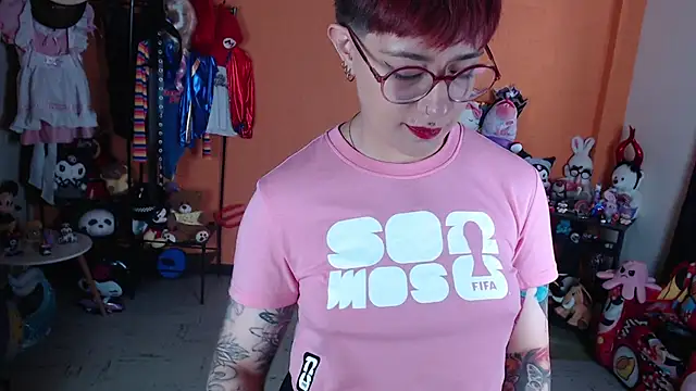 Snapshot of MissMiia2 chatting on 5, 7, 2026 MissMiia2 online show from 5, 7, 2026