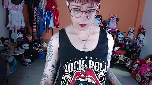 Snapshot of MissMiia2 chatting on 11, 7, 2026 MissMiia2 online show from 11, 7, 2026
