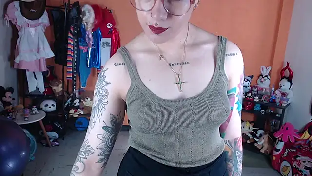 Snapshot of MissMiia2 chatting on 27, 7, 2026 MissMiia2 online show from 27, 7, 2026