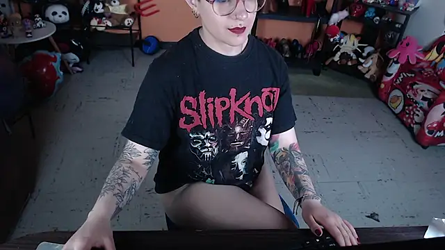 Snapshot of MissMiia2 chatting on 31, 7, 2026 MissMiia2 online show from 31, 7, 2026