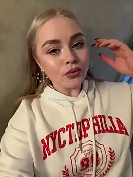 Snapshot of April_Vance chatting on 20, 12, 2024 April Vance online show from 20, 12, 2024