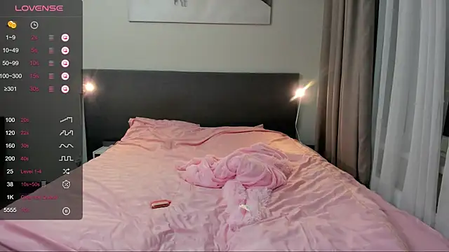 jesssicamooon online show from 23, 9, 2025