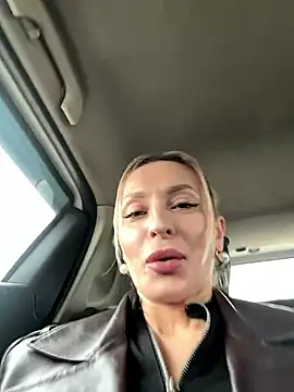 Diamond Bunny  online show from 10, 1, 2026