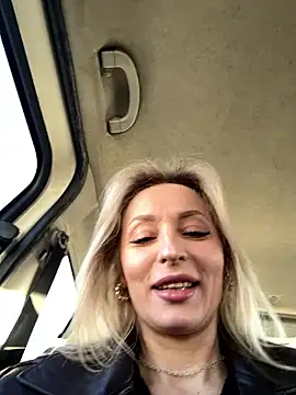 Diamond Bunny  online show from 14, 1, 2026