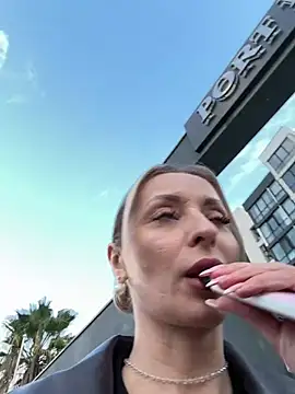 Diamond Bunny  online show from 8, 2, 2026