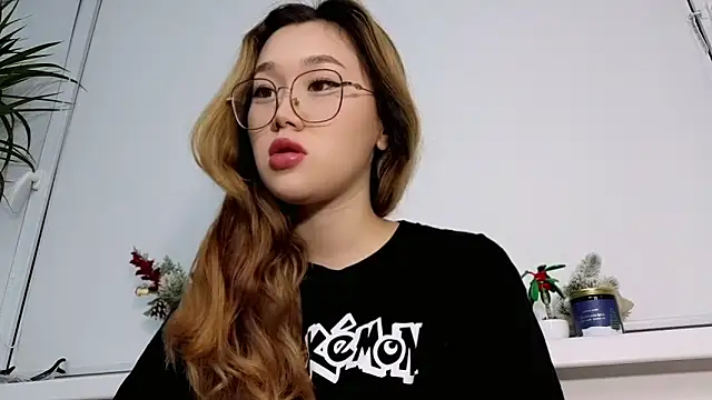 Snapshot of Jennatyan chatting on 5, 12, 2025 Jennatyan online show from 5, 12, 2025