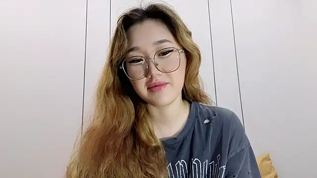 Snapshot of Jennatyan chatting on 16, 12, 2025 Jennatyan online show from 16, 12, 2025