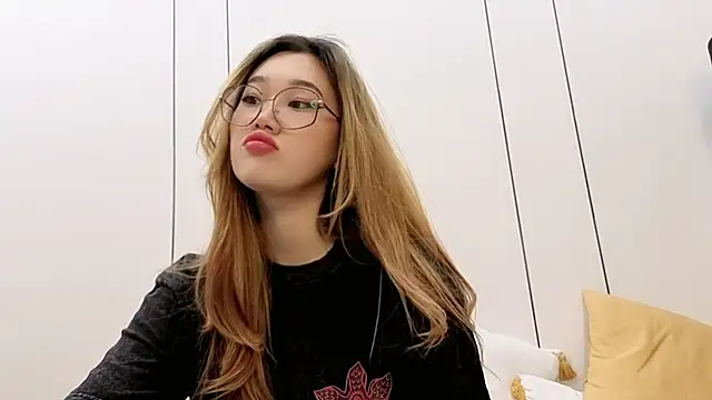 Snapshot of Jennatyan chatting on 5, 2, 2026 Jennatyan online show from 5, 2, 2026