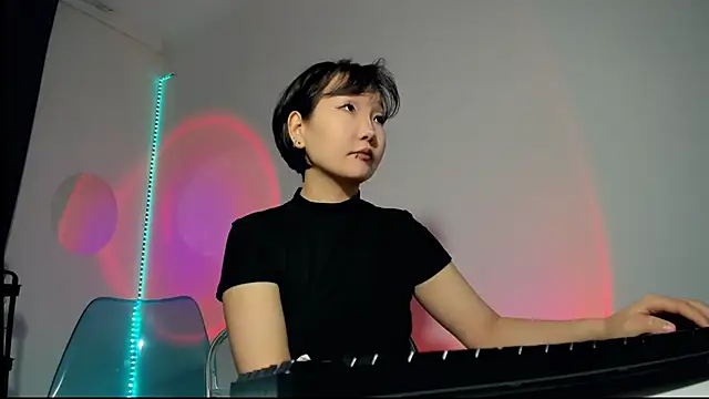 himeros goddess online show from 5, 1, 2025