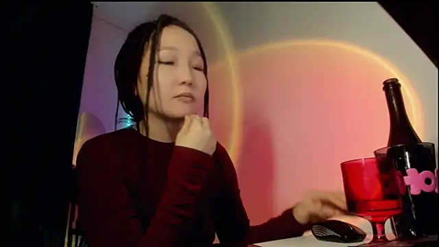 himeros goddess online show from 18, 2, 2025