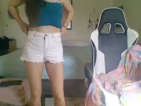 Snapshot of DavinaRay chatting on 7, 3, 2025 DavinaRay online show from 7, 3, 2025