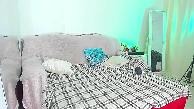 CurlyDreams online show from 10, 7, 2026
