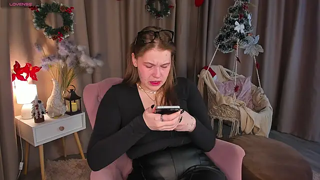 Colleen Blake online show from 26, 11, 2025