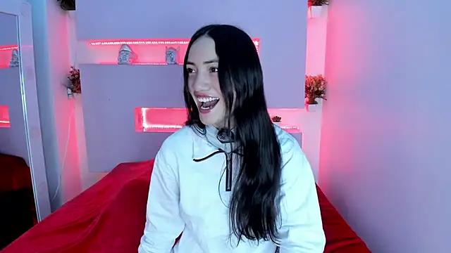 Snapshot of Scarlett__Fox__ chatting on 11, 10, 2025 Scarlett  Fox   online show from 11, 10, 2025