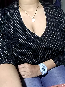 Anamika Kapoor online show from 24, 2, 2025