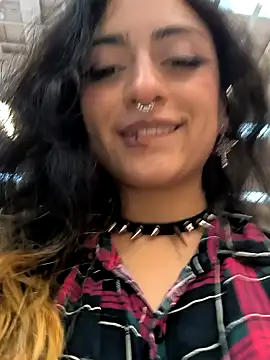 Lila Desiree online show from 15, 2, 2025