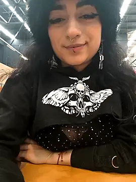 Lila Desiree online show from 21, 9, 2025