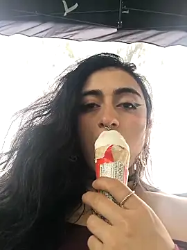 Lila Desiree online show from 4, 2, 2026