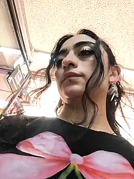 Lila Desiree online show from 8, 5, 2026