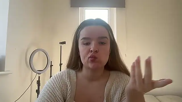 maisiesmithx online show from 18, 3, 2026