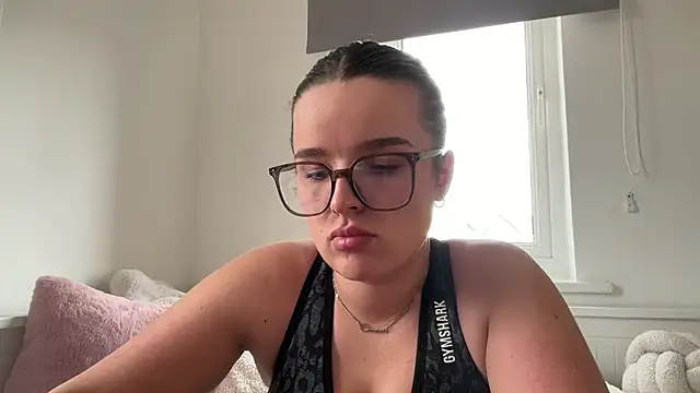 maisiesmithx online show from 24, 7, 2026