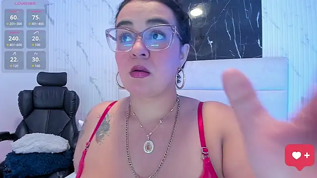 Snapshot of Reginavegaa chatting on 21, 7, 2026 Reginavegaa online show from 21, 7, 2026