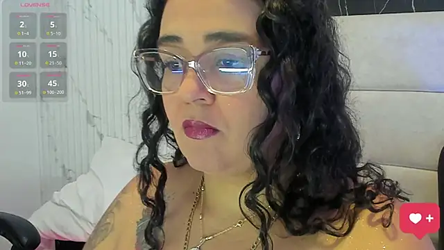 Snapshot of Reginavegaa chatting on 22, 7, 2026 Reginavegaa online show from 22, 7, 2026