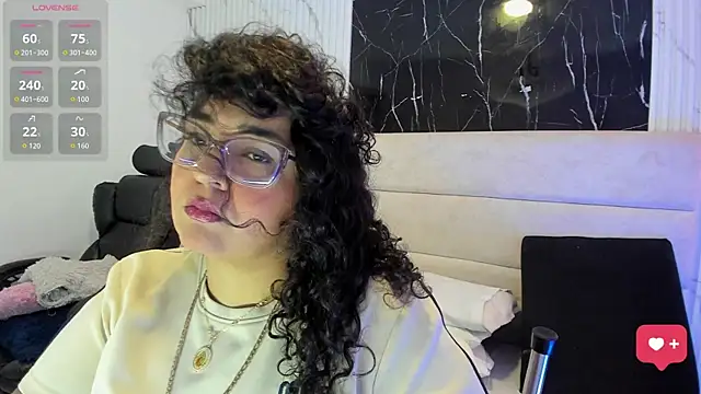 Snapshot of Reginavegaa chatting on 31, 7, 2026 Reginavegaa online show from 31, 7, 2026