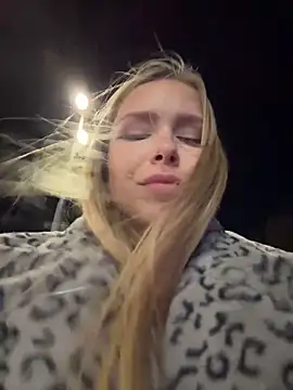 mur girl online show from 11, 12, 2024