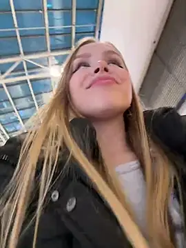 mur girl online show from 28, 12, 2024