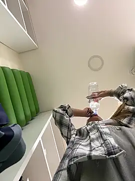 mur girl online show from 8, 2, 2025