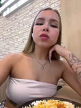 mur girl online show from 9, 3, 2025