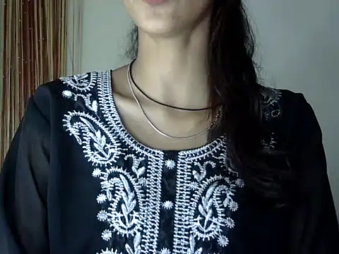 MAAYRA 09 online show from 3, 10, 2025