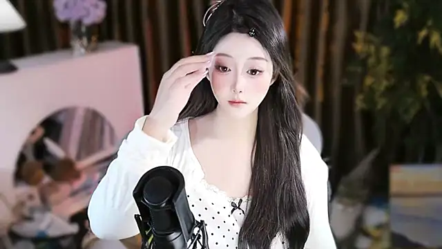 Arwyn-rr online show from 14, 11, 2025