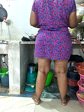 Snapshot of MaaliiiPonuTamil chatting on 25, 6, 2026 MaaliiiPonuTamil online show from 25, 6, 2026
