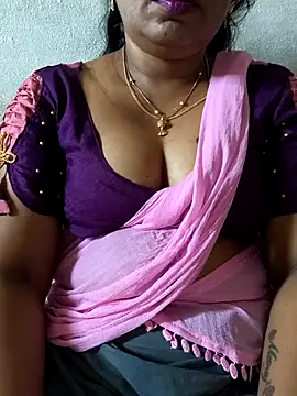 Snapshot of MaaliiiPonuTamil chatting on 22, 7, 2026 MaaliiiPonuTamil online show from 22, 7, 2026