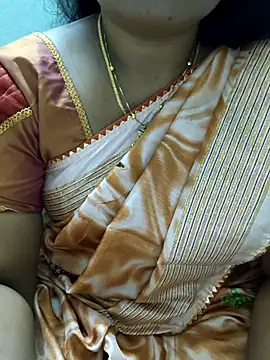 Snapshot of MaaliiiPonuTamil chatting on 22, 7, 2026 MaaliiiPonuTamil online show from 22, 7, 2026