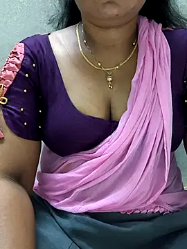 Snapshot of MaaliiiPonuTamil chatting on 23, 7, 2026 MaaliiiPonuTamil online show from 23, 7, 2026