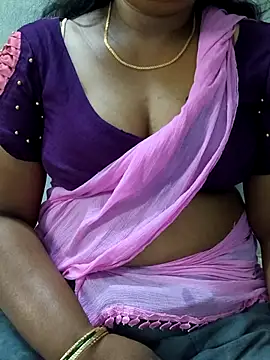 Snapshot of MaaliiiPonuTamil chatting on 28, 7, 2026 MaaliiiPonuTamil online show from 28, 7, 2026