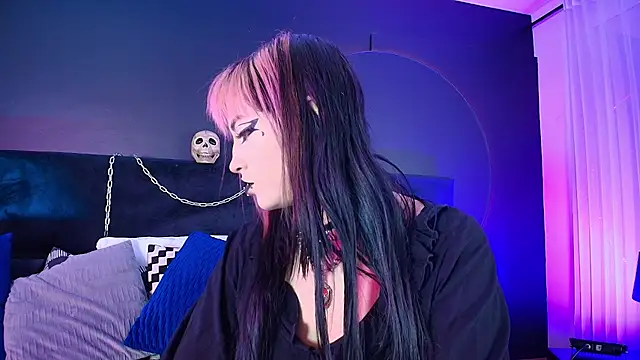 Aylen darkmoor online show from 30, 4, 2026