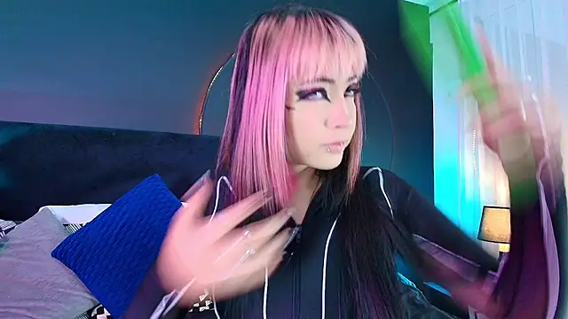 Aylen darkmoor online show from 7, 5, 2026
