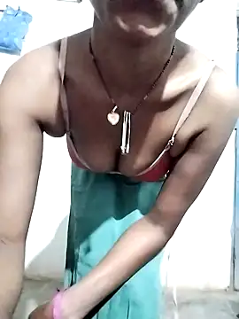 MAAYRA0809 online show from 3, 2, 2025