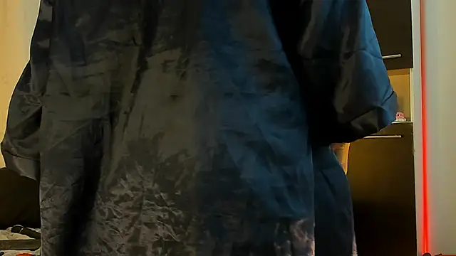 Snapshot of conielaurenth chatting on 18, 12, 2025 conielaurenth online show from 18, 12, 2025