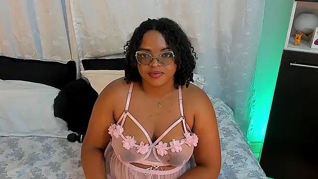 Snapshot of conielaurenth chatting on 19, 1, 2026 conielaurenth online show from 19, 1, 2026