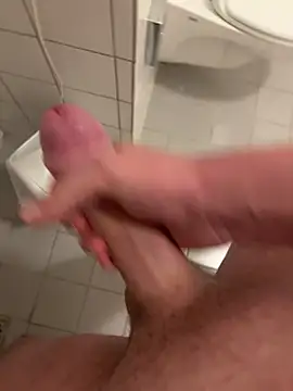 Snapshot of romanhrdcore chatting on 18, 2, 2025 romanhrdcore online show from 18, 2, 2025