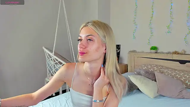 Snapshot of Cherry_Price chatting on 20, 7, 2026 Cherry Price online show from 20, 7, 2026