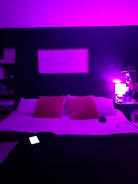 Snapshot of _CumSeeV_ chatting on 18, 10, 2025  CumSeeV  online show from 18, 10, 2025