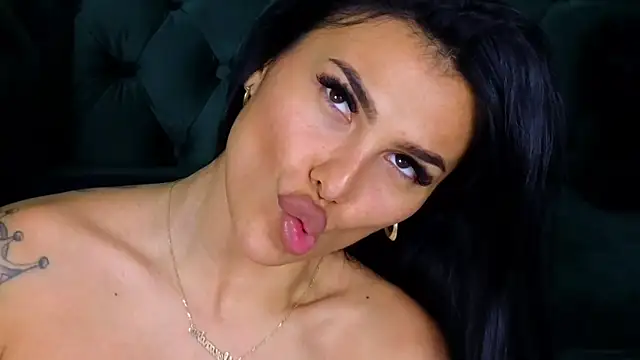 Snapshot of firesbomb777 chatting on 22, 12, 2024 firesbomb777 online show from 22, 12, 2024