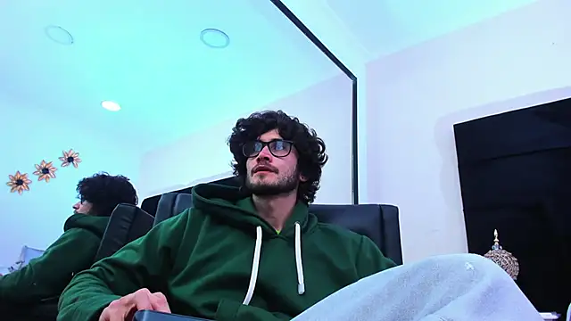 Loggan donnelly online show from 21, 1, 2025